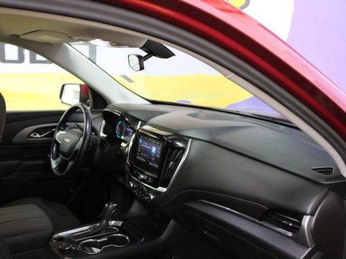 Used 2020 Chevrolet Traverse LT FWD image 12