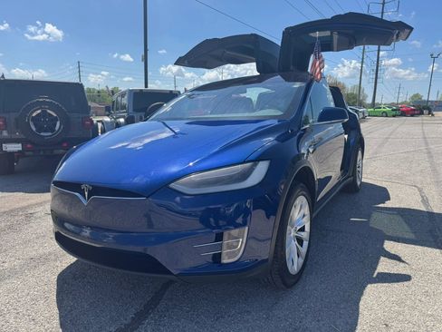 Used 2018 Tesla Model X 75D AWD/4WD image 8