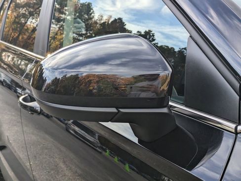 New 2026 Volkswagen Taos SE image 12