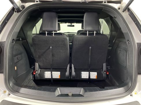 Used 2019 Ford Explorer XLT w/ Equipment Group 202A image 35