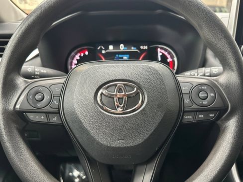 Used 2025 Toyota RAV4 XLE FWD image 29