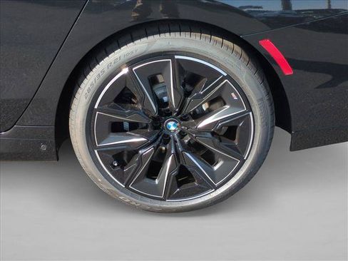 New 2026 BMW 760i xDrive w/ Executive Package AWD/4WD image 10