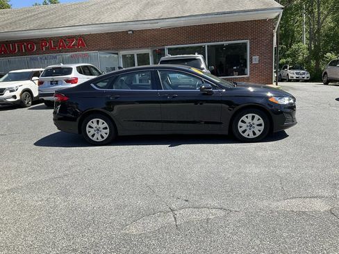 Used 2020 Ford Fusion S FWD image 4