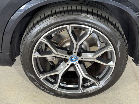 Used 2024 BMW X5 xDrive50e w/ M Sport Package AWD/4WD image 36