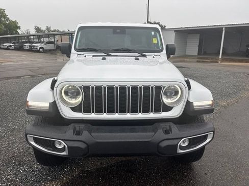 Used 2025 Jeep Wrangler Unlimited Sahara AWD/4WD image 8