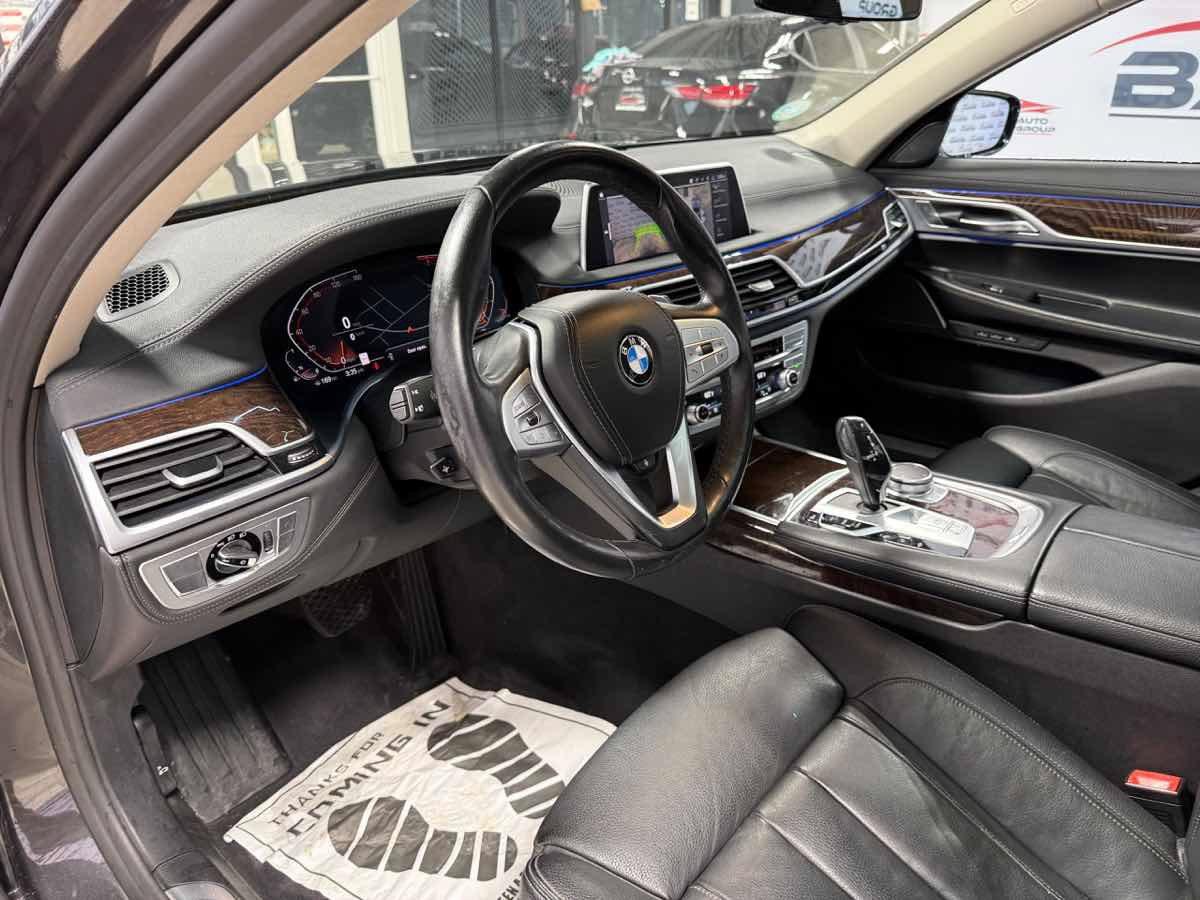 Used 2020 BMW 740i xDrive w/ Cold Weather Package AWD/4WD image 31