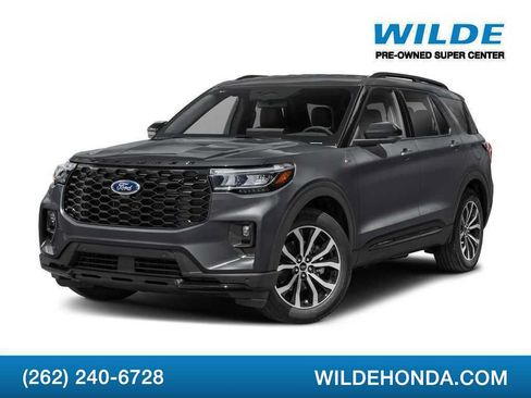 Used 2025 Ford Explorer Active AWD/4WD image 1