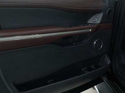 Used 2022 Ford Expedition Max Limited image 23