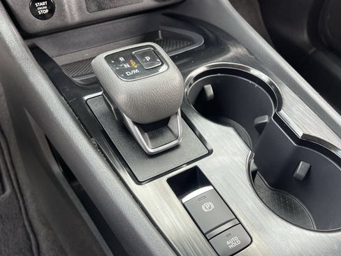 Used 2025 Nissan Rogue SV FWD image 29