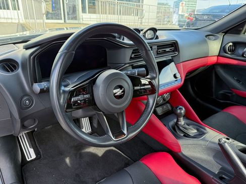 Certified 2024 Nissan Z Performance w/ Floor Mat Package image 13