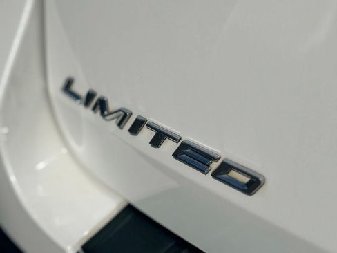 Certified 2021 Ford Explorer Limited w/ Equipment Group 301A RWD image 8