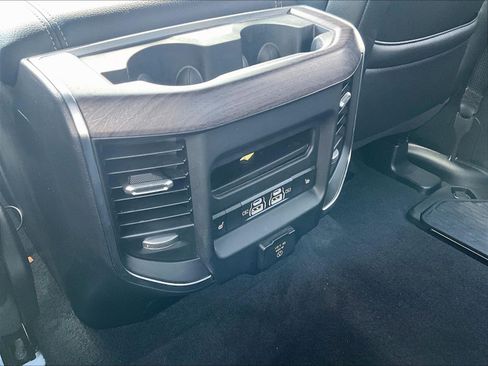 Used 2025 RAM 1500 Laramie AWD/4WD image 11