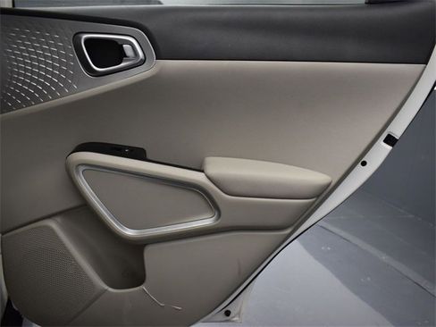 Certified 2021 Kia Soul LX image 14