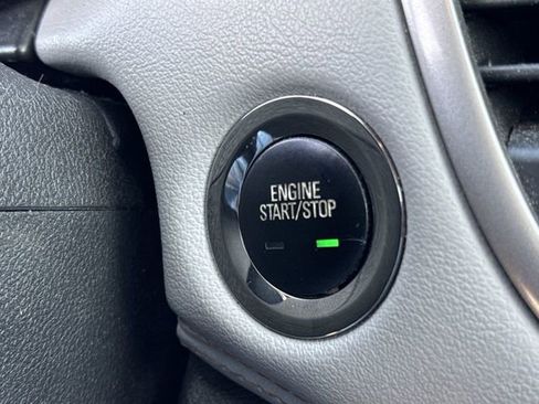 Used 2020 Chevrolet Trax LT w/ LT Convenience Package image 19