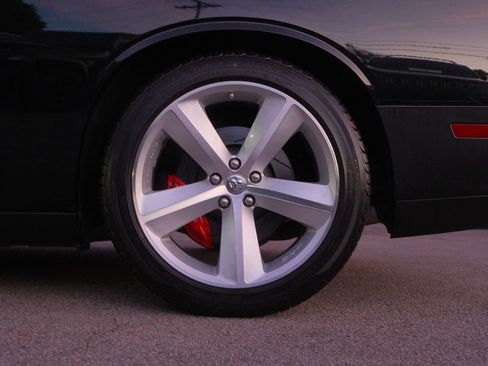 Used 2009 Dodge Challenger SRT8 w/ SRT Option Group II image 21