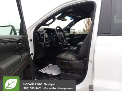 Used 2024 GMC Sierra 1500 AT4 w/ Technology Package image 9