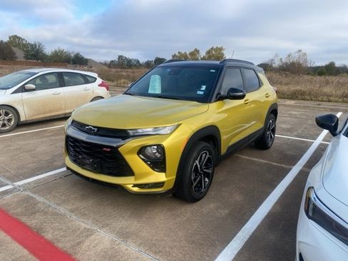 Used 2023 Chevrolet TrailBlazer RS w/ Sun and Liftgate Package image 1