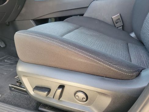 Used 2022 Nissan Rogue SV FWD image 12