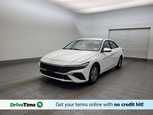 Used 2024 Hyundai Elantra SE FWD image 1