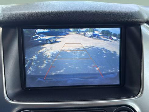 Used 2018 Chevrolet Tahoe LT w/ Luxury Package RWD image 21