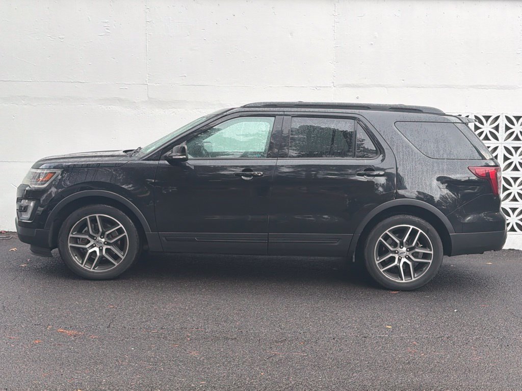 Used 2017 Ford Explorer Sport w/ Equipment Group 401A AWD/4WD image 2