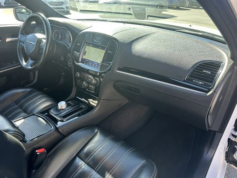 Used 2022 Chrysler 300 S image 21