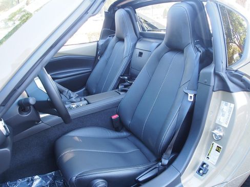 Used 2024 MAZDA MX-5 Miata RF Grand Touring RWD image 16