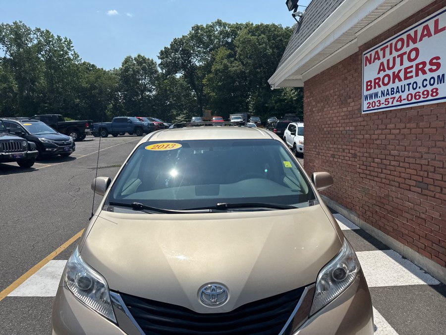 Used 2013 Toyota Sienna LE FWD image 7