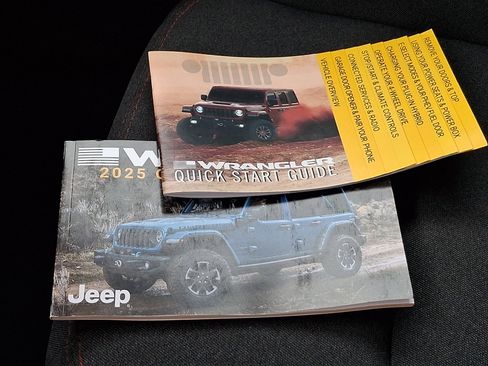 Used 2025 Jeep Wrangler Unlimited Rubicon image 25