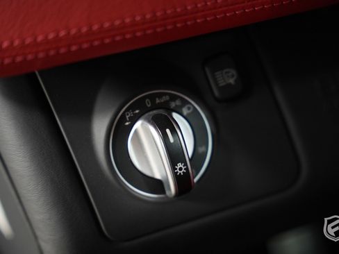 Used 2005 Mercedes-Benz SLR image 29