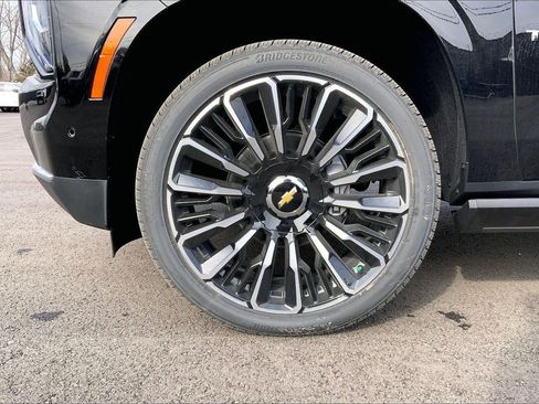 New 2026 Chevrolet Tahoe High Country AWD/4WD image 11