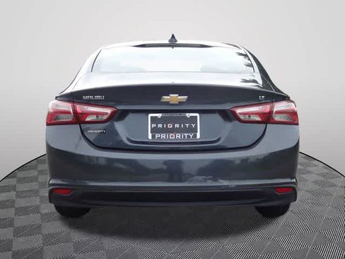 Used 2019 Chevrolet Malibu LT w/ Leather Package FWD image 3