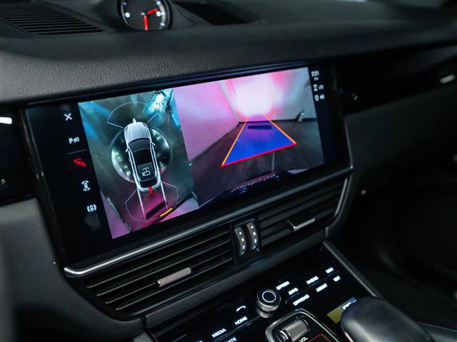 Certified 2023 Porsche Cayenne Platinum Edition AWD/4WD image 28