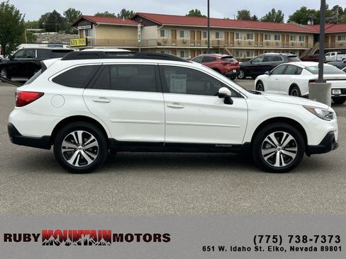 Used 2018 Subaru Outback 3.6R Limited AWD/4WD image 8