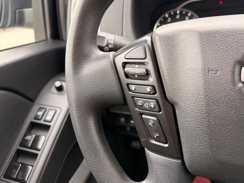 Used 2023 Nissan Frontier SV image 21