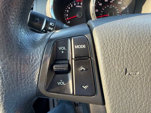 Used 2011 Kia Sorento LX AWD/4WD image 14