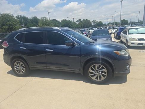 Used 2015 Nissan Rogue SL w/ SL Premium Package FWD image 2