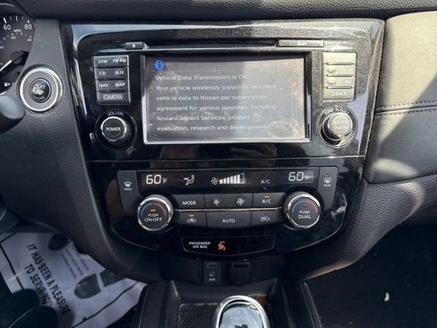 Used 2017 Nissan Rogue SL w/ SL Premium Package AWD/4WD image 25