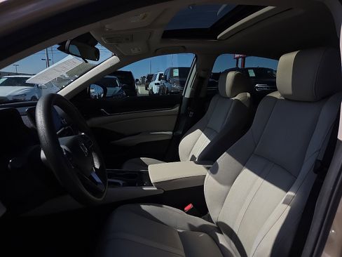 Used 2020 Honda Accord EX image 12