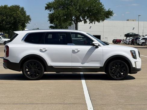 Used 2021 Kia Telluride EX w/ EX Premium Package FWD image 3