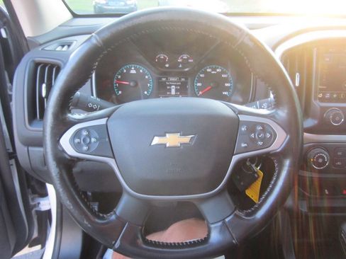 Used 2022 Chevrolet Colorado LT RWD image 21