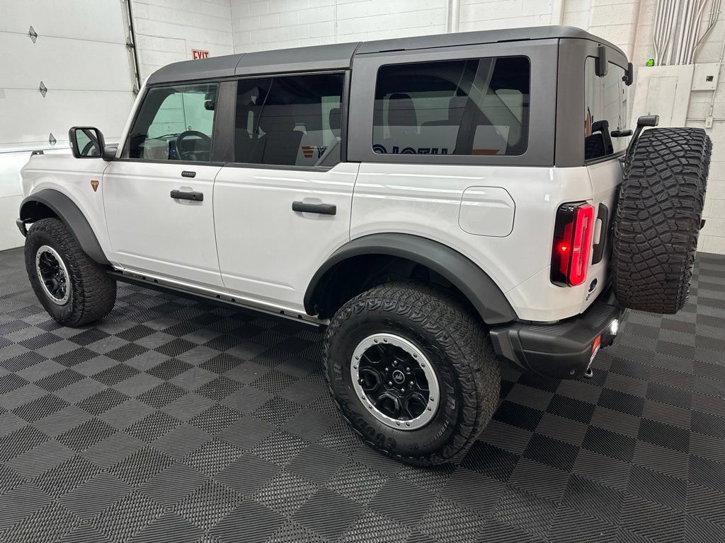 Used 2023 Ford Bronco Badlands w/ Sasquatch Package AWD/4WD image 7
