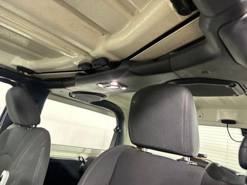 Used 2021 Jeep Wrangler Sport image 11