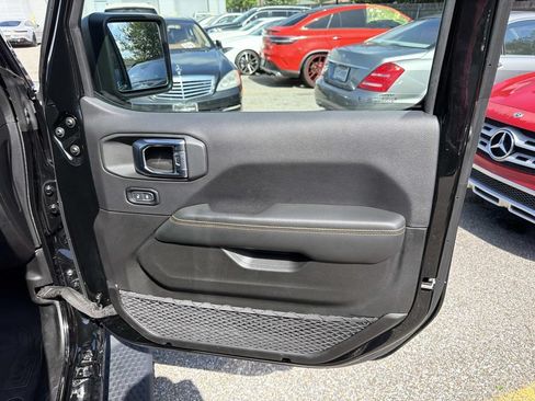 Used 2025 Jeep Wrangler Unlimited Sahara w/ Safety Group AWD/4WD image 13