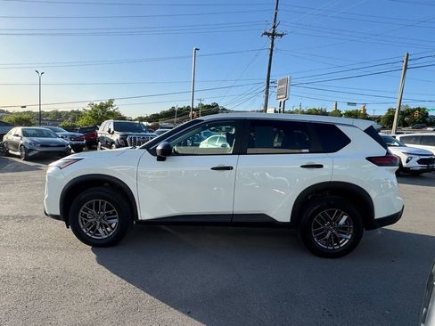Used 2024 Nissan Rogue S AWD/4WD image 4