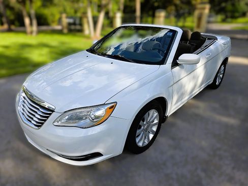 Used 2012 Chrysler 200 Touring image 8