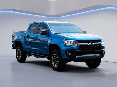 Used 2022 Chevrolet Colorado Z71 w/ Safety Package AWD/4WD image 3