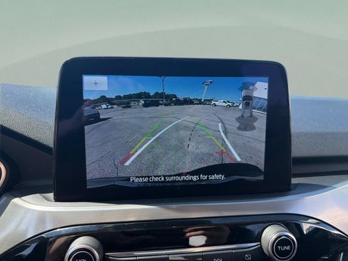 Used 2022 Ford Escape Titanium FWD image 25