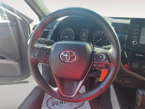Used 2024 Toyota Camry SE image 12