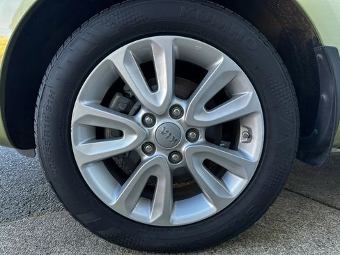 Used 2013 Kia Soul + image 18